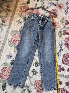 PacSun Women's Straight Leg Jeans in Light Blue Wash